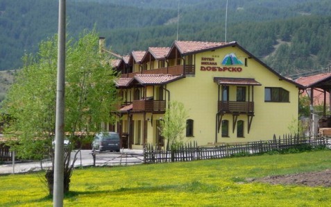 Хотел-механа Добърско